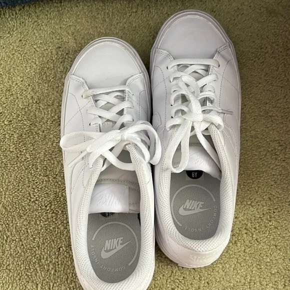 Nike womens 7.5 - Picture 4 of 4